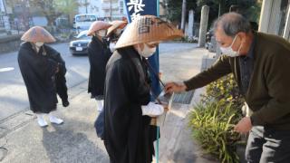 LINE_ALBUM_tibatakuhatu62_221211_33.jpg