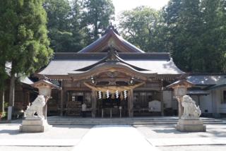 白山比咩神社本殿の写真
